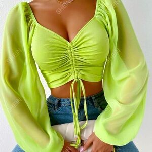 Cute top 💚